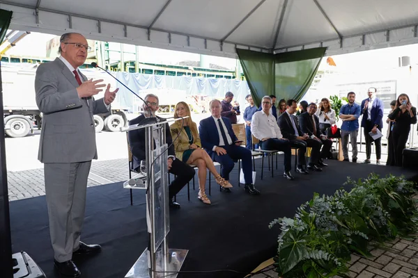Minas Gerais começa o envio de lítio do Vale do Jequitinhonha para fora do Brasil