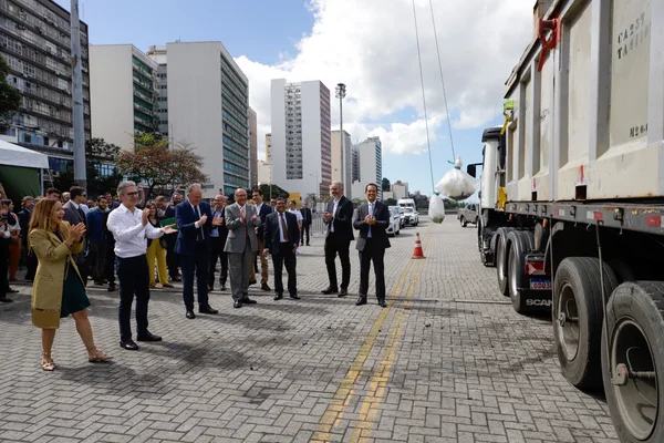Minas Gerais começa o envio de lítio do Vale do Jequitinhonha para fora do Brasil