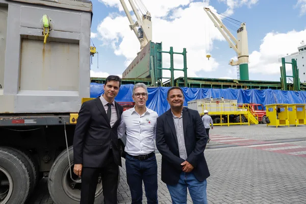 Minas Gerais começa o envio de lítio do Vale do Jequitinhonha para fora do Brasil