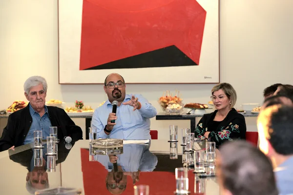 Em Uberlândia, vice-governador participa de encontro com lideranças locais