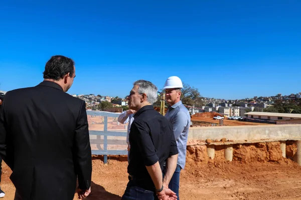 Governador ressalta importância da formação profissional de jovens em inauguração de pedra fundamental da nova escola do Sesi em BH