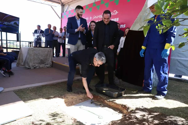 Governador ressalta importância da formação profissional de jovens em inauguração de pedra fundamental da nova escola do Sesi em BH