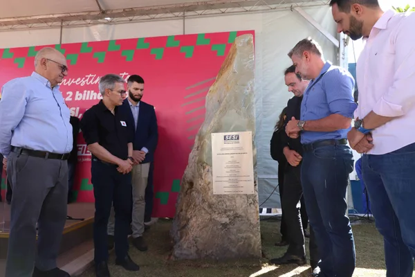 Governador ressalta importância da formação profissional de jovens em inauguração de pedra fundamental da nova escola do Sesi em BH