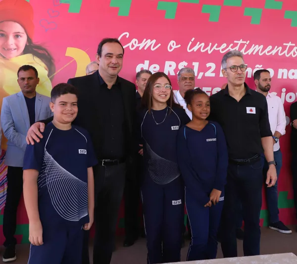 Governador ressalta importância da formação profissional de jovens em inauguração de pedra fundamental da nova escola do Sesi em BH