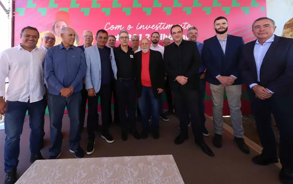 Governador ressalta importância da formação profissional de jovens em inauguração de pedra fundamental da nova escola do Sesi em BH
