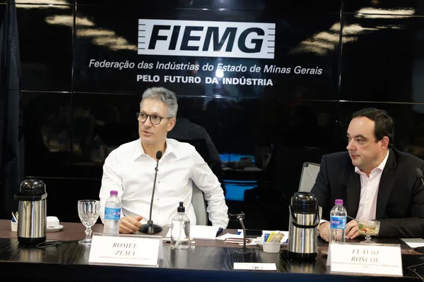Mudanças tributárias são tratadas em reunião do governador de Minas com indústria farmacêutica