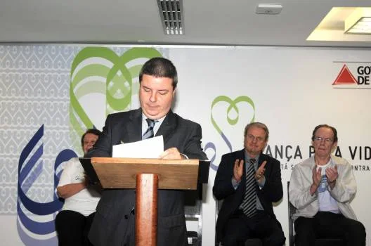 Governador Antonio Anastasia instiuiu o Cartão Aliança pela Vida