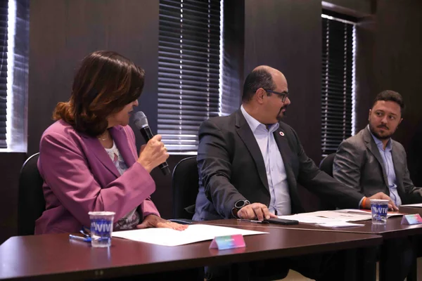 Governo de Minas reúne prefeitos da Grande BH para ouvir demandas dos municípios