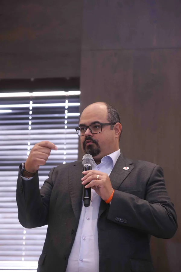 Governo de Minas reúne prefeitos da Grande BH para ouvir demandas dos municípios