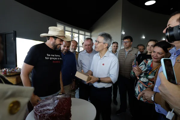  Governo firma parceria com empresa australiana para investimento de mais de R$ 1 bilhão em Poços de Caldas