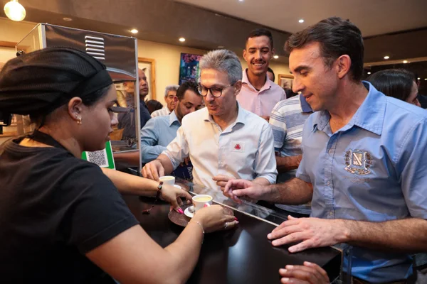  Governo firma parceria com empresa australiana para investimento de mais de R$ 1 bilhão em Poços de Caldas
