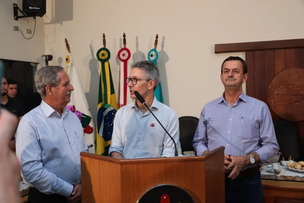  Governo firma parceria com empresa australiana para investimento de mais de R$ 1 bilhão em Poços de Caldas