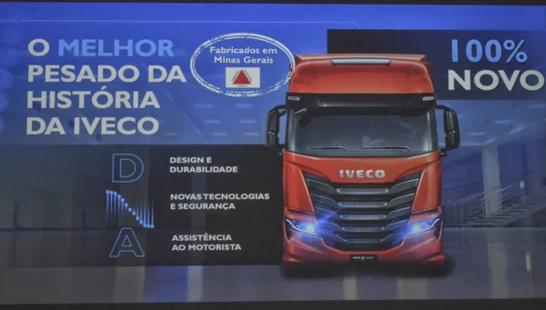 Governador destaca estímulo à energia limpa no estado em cerimônia de entrega de caminhões e ônibus da Iveco
