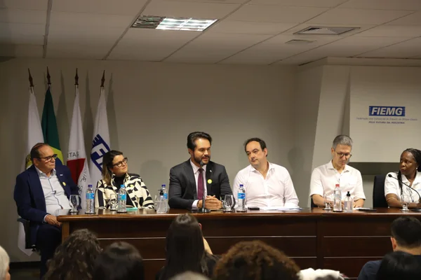 Governo de Minas e Unicef firmam parceria para ampliar oportunidades de trabalho para adolescentes e jovens