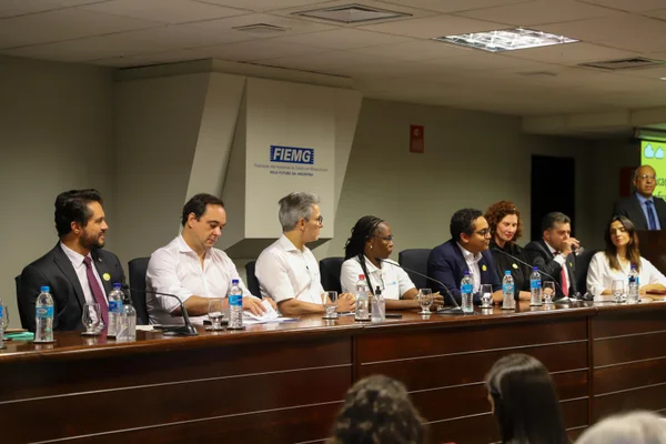 Governo de Minas e Unicef firmam parceria para ampliar oportunidades de trabalho para adolescentes e jovens