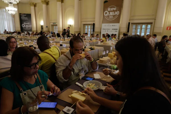 ExpoQueijo bate recorde em edição com mais de 1,3 mil queijos e 410 produtores em Araxá