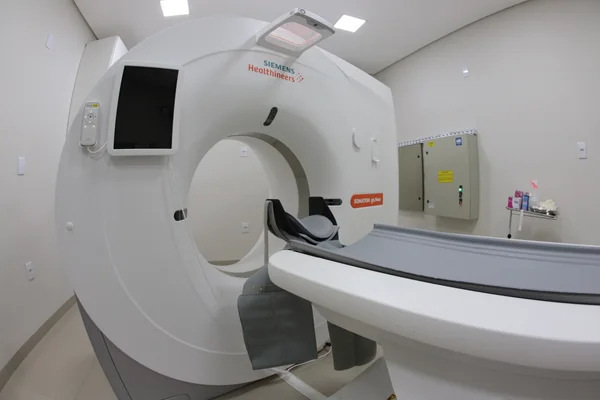 Governador participa de inauguração de serviço de tomografia no Hospital Vale do Jequitinhonha