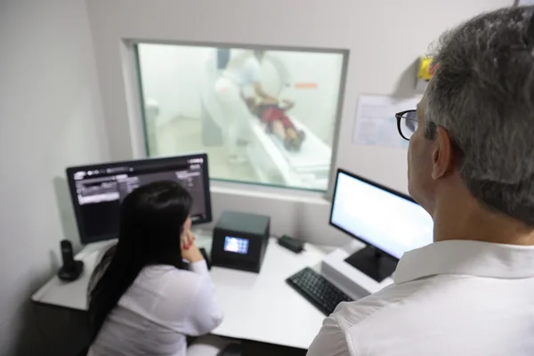 Governador participa de inauguração de serviço de tomografia no Hospital Vale do Jequitinhonha