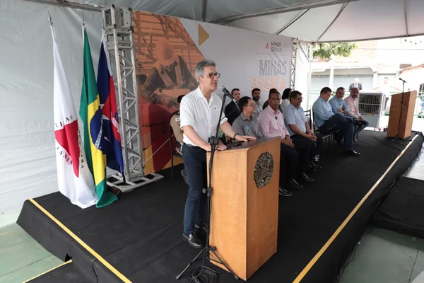 Governador participa de inauguração de serviço de tomografia no Hospital Vale do Jequitinhonha