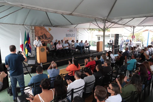 Governador participa de inauguração de serviço de tomografia no Hospital Vale do Jequitinhonha