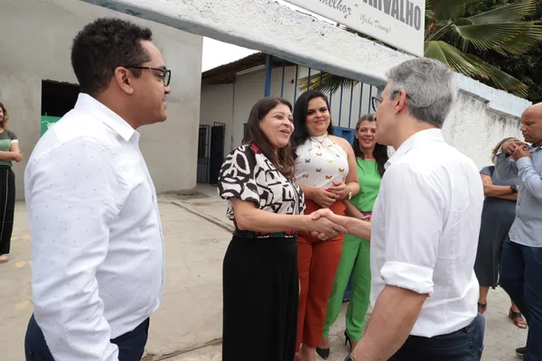 Governador participa de inauguração de serviço de tomografia no Hospital Vale do Jequitinhonha