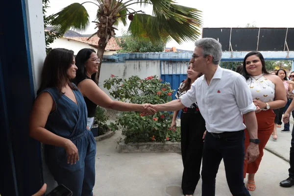 Governador participa de inauguração de serviço de tomografia no Hospital Vale do Jequitinhonha