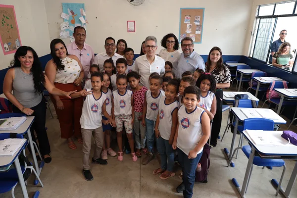 Governador participa de inauguração de serviço de tomografia no Hospital Vale do Jequitinhonha