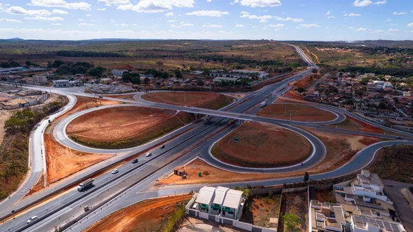 BR-135 chega aos 50 quilômetros de duplicação na região Central de Minas