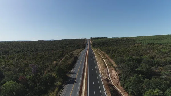 BR-135 chega aos 50 quilômetros de duplicação na região Central de Minas