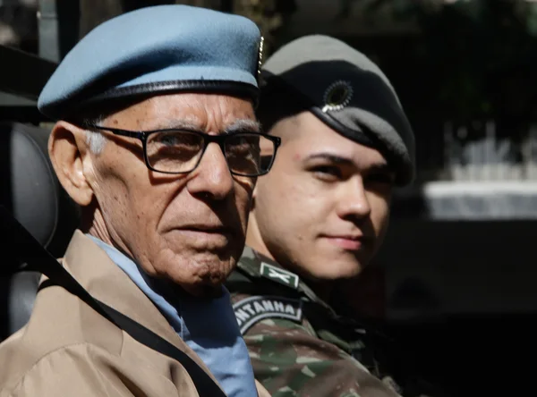 Governador em exercício acompanha desfile de 7 de Setembro