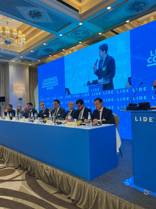 Governo de Minas busca investimentos e parcerias comerciais em evento na Itália