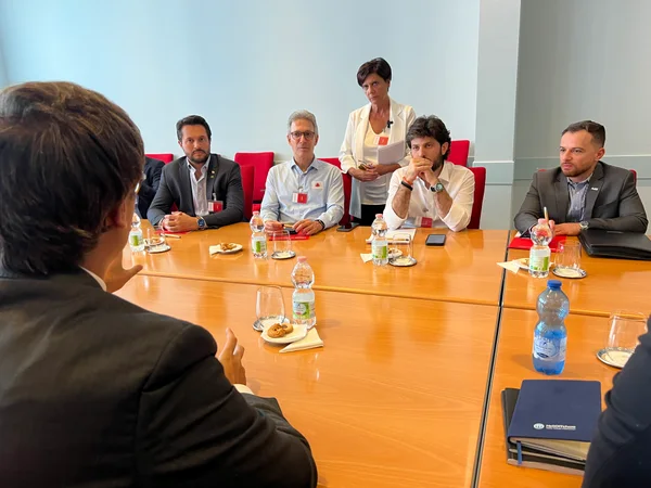 Reunião com representantes da empresa Agusta Leonardo