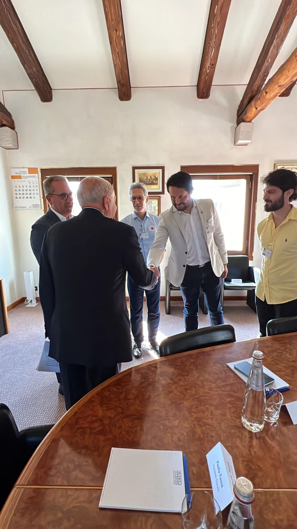Governo de Minas atrai investimento de R$ 35 milhões da Fassa Bortolo para o estado