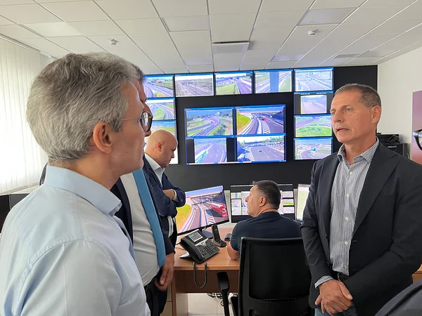 Governador e comitiva vistoriam rodovia italiana que inspirou o projeto do Rodoanel Metropolitano de BH