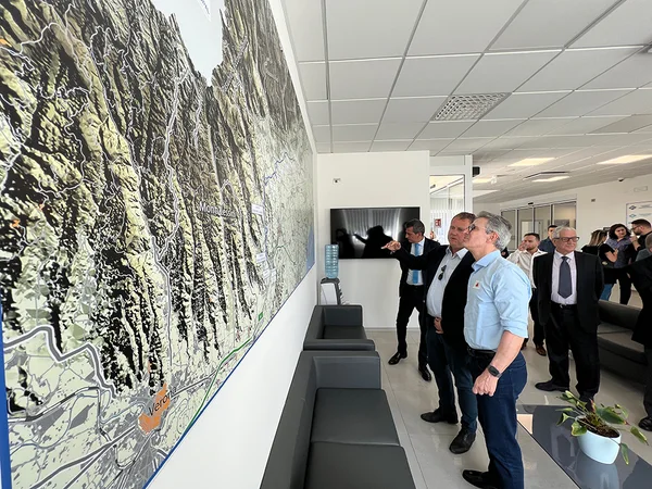 Governador e comitiva vistoriam rodovia italiana que inspirou o projeto do Rodoanel Metropolitano de BH