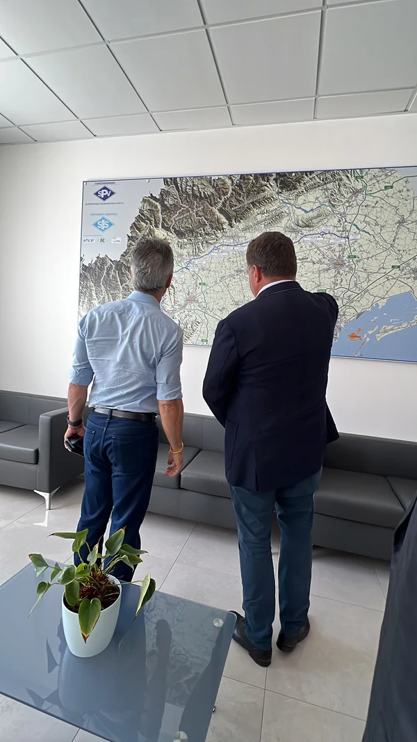 Governador e comitiva vistoriam rodovia italiana que inspirou o projeto do Rodoanel Metropolitano de BH