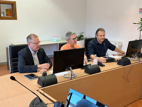 Governador e comitiva se reúnem com executivos do Grupo Stellantis, na Itália