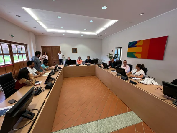 Governador e comitiva se reúnem com executivos do Grupo Stellantis, na Itália