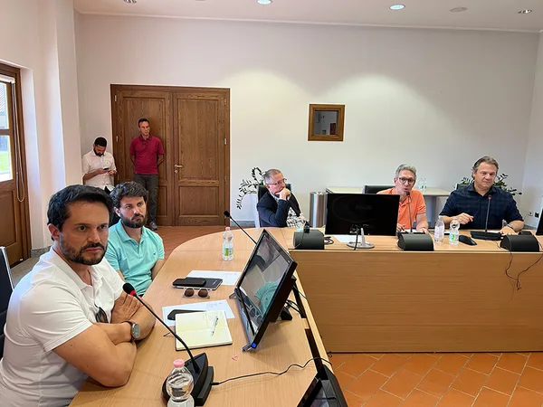 Governador e comitiva se reúnem com executivos do Grupo Stellantis, na Itália