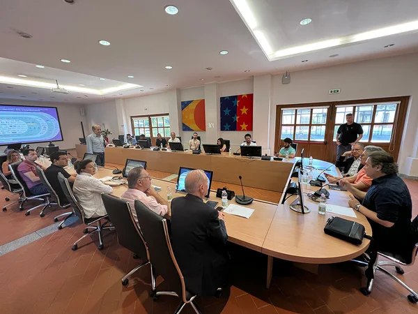 Governador e comitiva se reúnem com executivos do Grupo Stellantis, na Itália