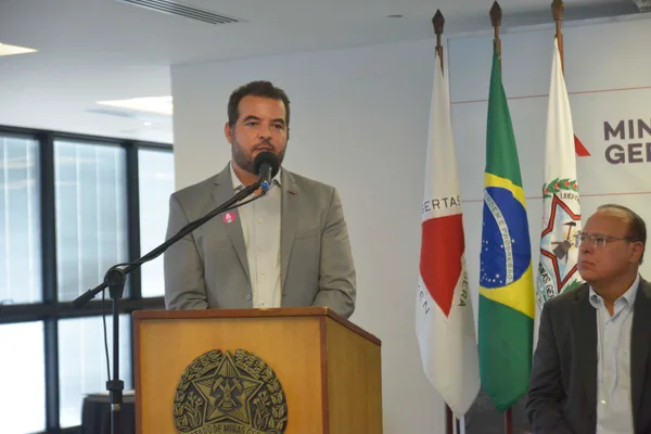 Governo de Minas assina contrato de concessão do lote Varginha-Furnas e anuncia sinal 4G para mais de mil quilômetros de rodovias