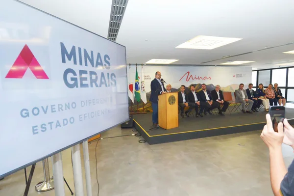 Governo de Minas assina contrato de concessão do lote Varginha-Furnas e anuncia sinal 4G para mais de mil quilômetros de rodovias