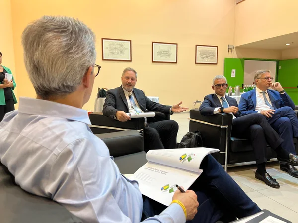 Governo de Minas atrai R$ 152 mi para instalação de empresa de energia limpa na Grande BH