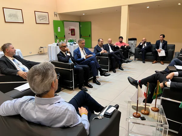 Governo de Minas atrai R$ 152 mi para instalação de empresa de energia limpa na Grande BH