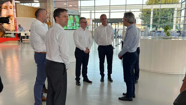 Estado firma acordo na Itália para atração de investimentos para a indústria automotiva