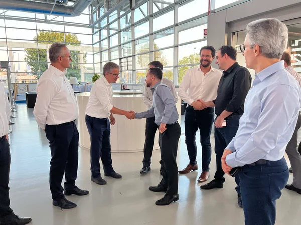 Estado firma acordo na Itália para atração de investimentos para a indústria automotiva