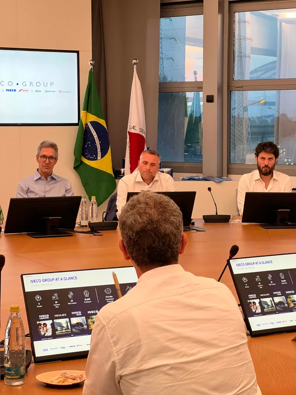 Estado firma acordo na Itália para atração de investimentos para a indústria automotiva