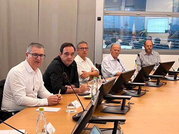 Estado firma acordo na Itália para atração de investimentos para a indústria automotiva