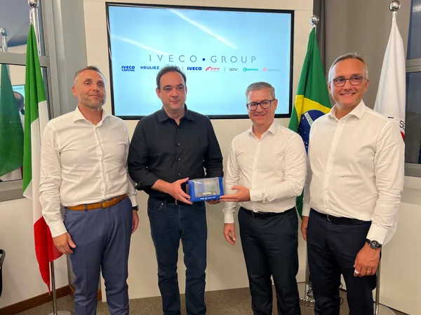Estado firma acordo na Itália para atração de investimentos para a indústria automotiva