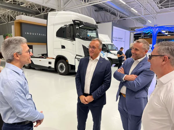 Estado firma acordo na Itália para atração de investimentos para a indústria automotiva